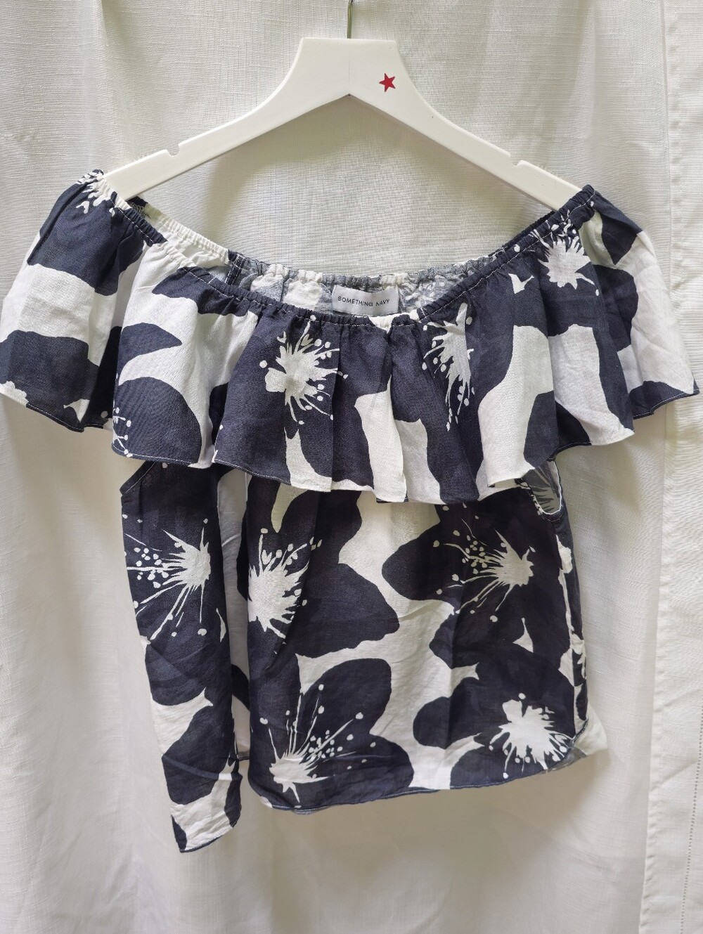 NWT Something Navy Floral Linen Off-The-Shoulder Ruffle Top Navy White Size L